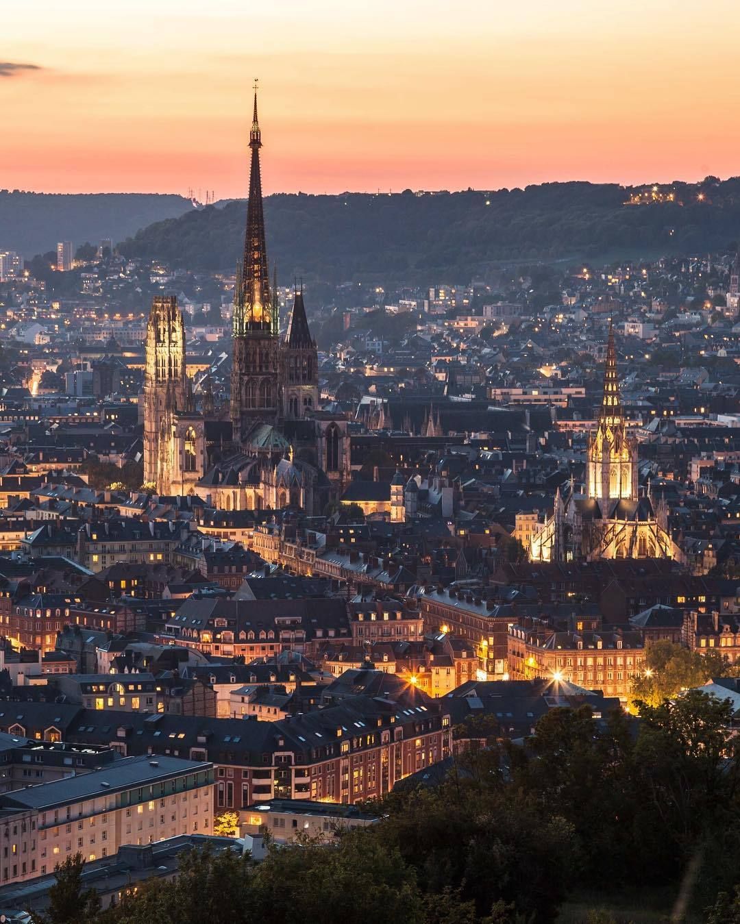 The west façade of Rouen Cathedral